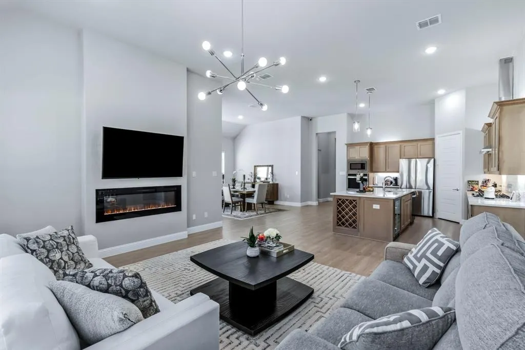 1302 Shorefront Drive