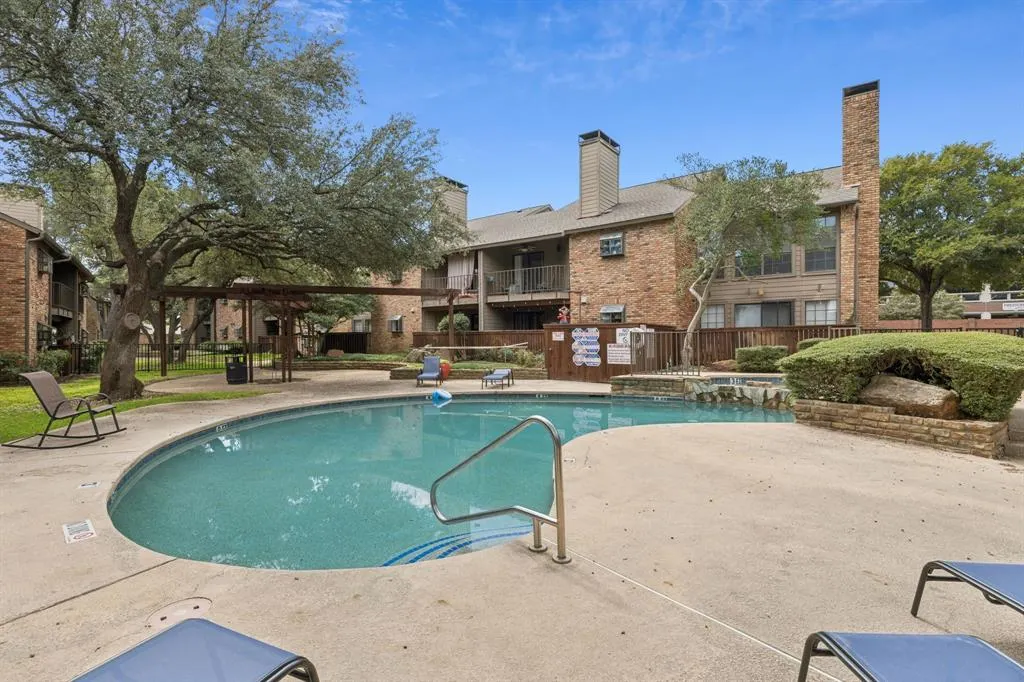 15221 Berry Trail, #1302