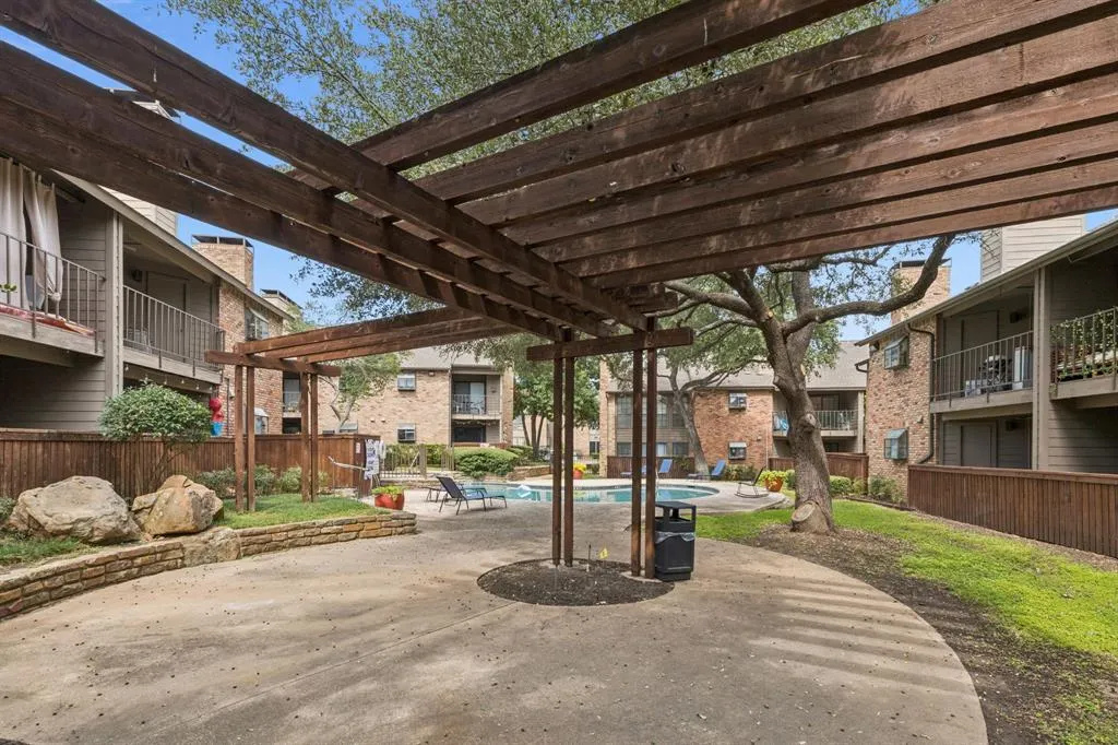 15221 Berry Trail, #1302