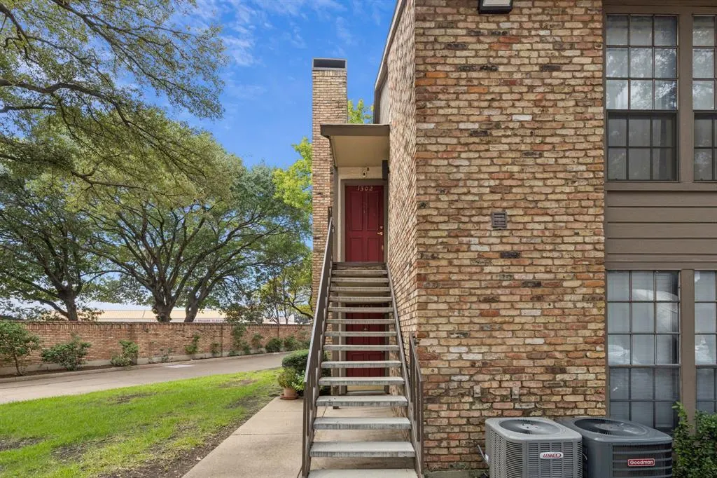 15221 Berry Trail, #1302