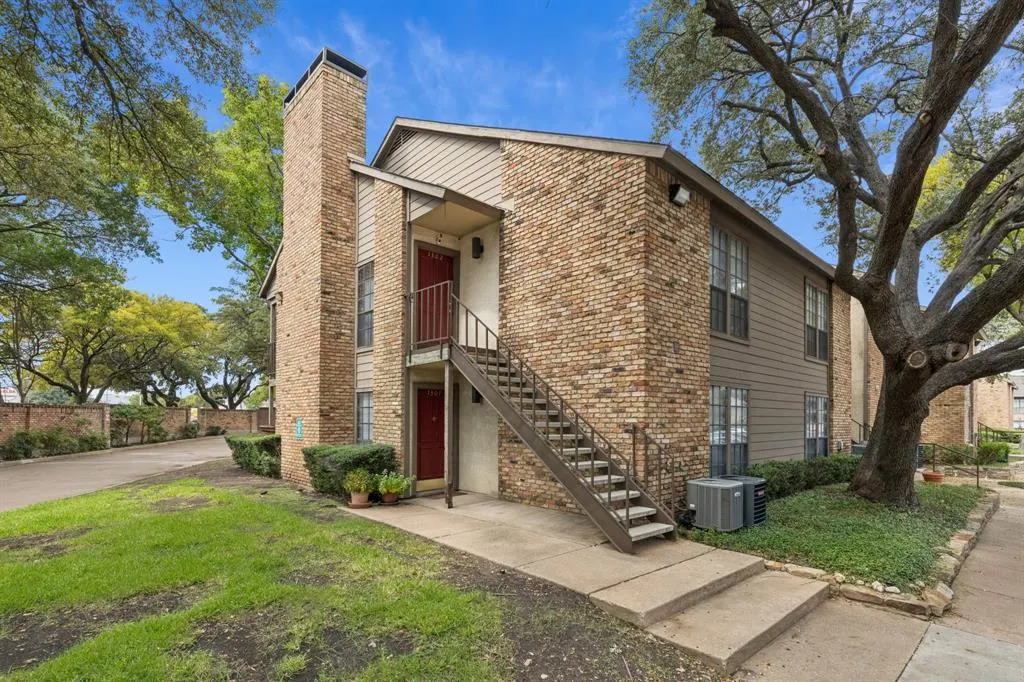 15221 Berry Trail, #1302