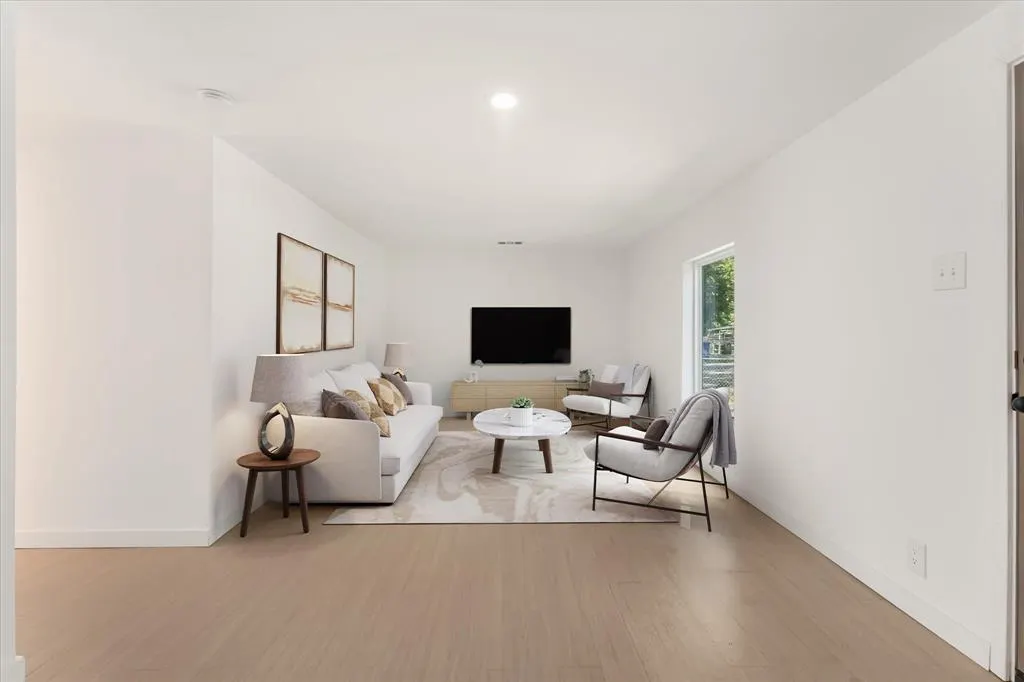 8724 Dunlap Drive