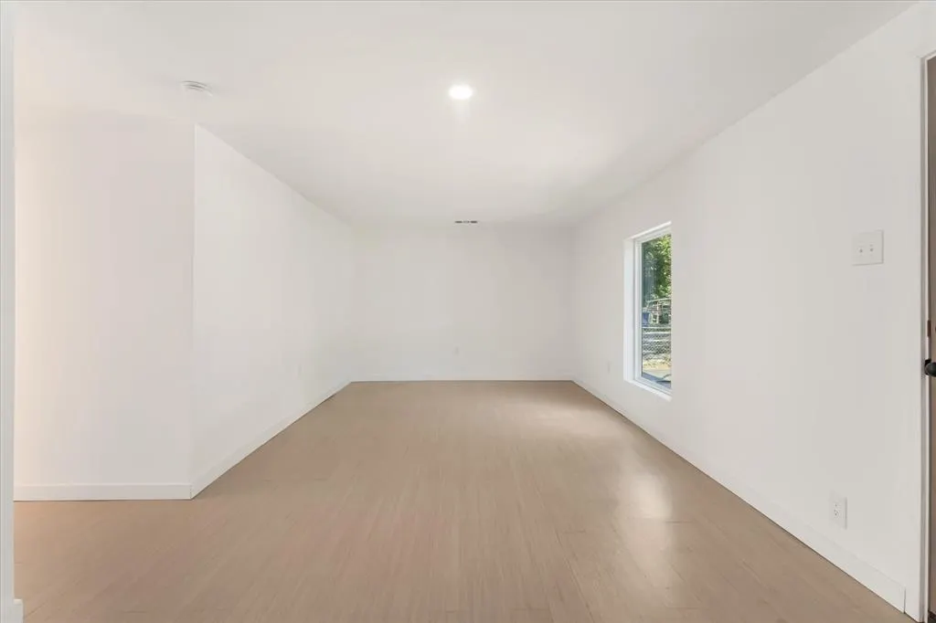8724 Dunlap Drive