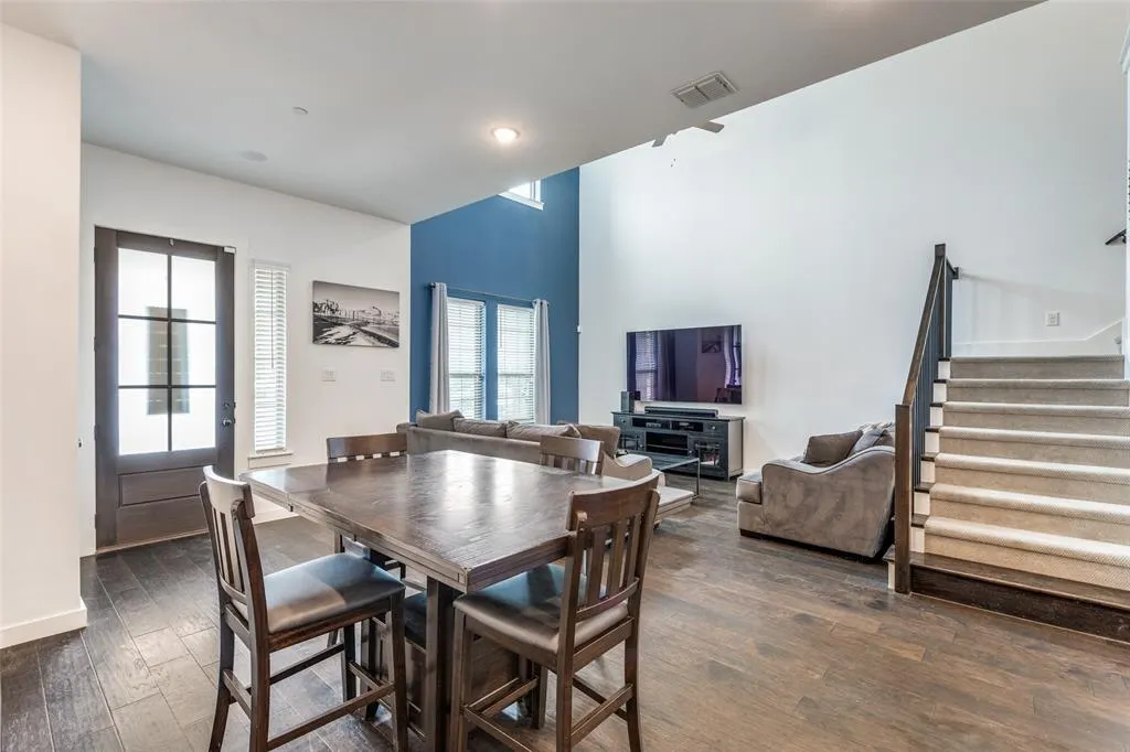 7245 Sprangletop Street