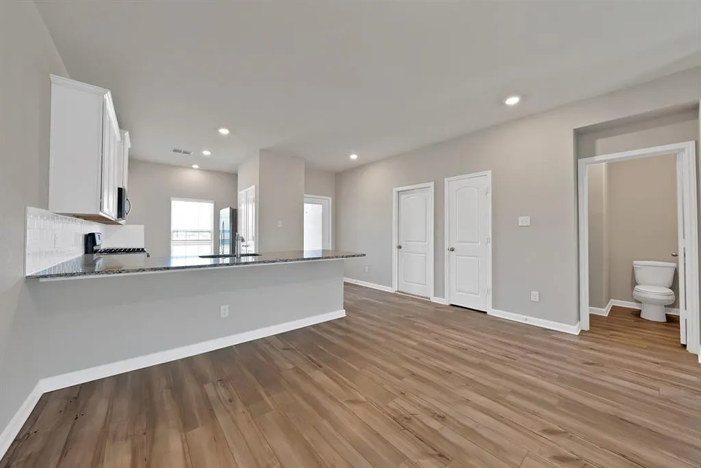 2121 Yarbrough Drive