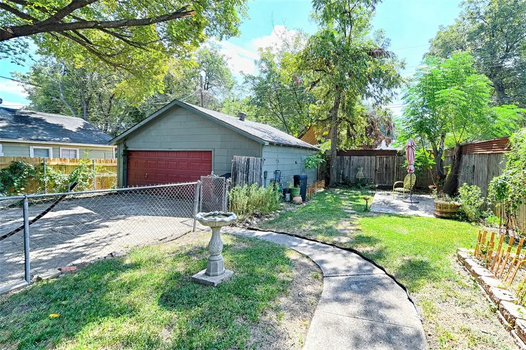 2438 Sharon Street