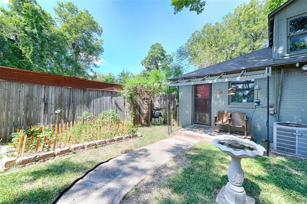 2438 Sharon Street