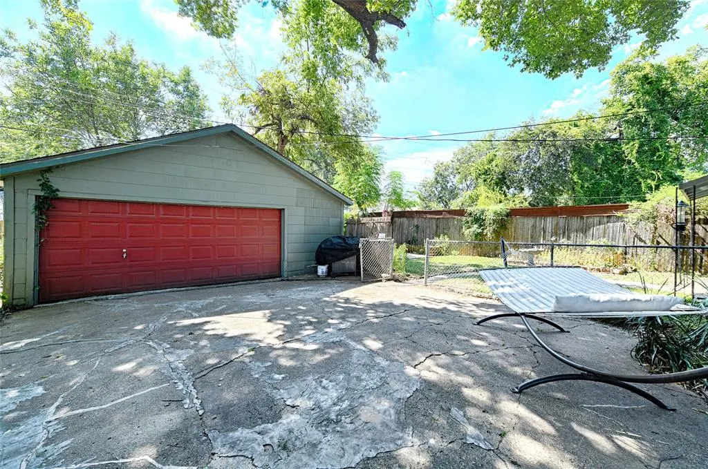 2438 Sharon Street