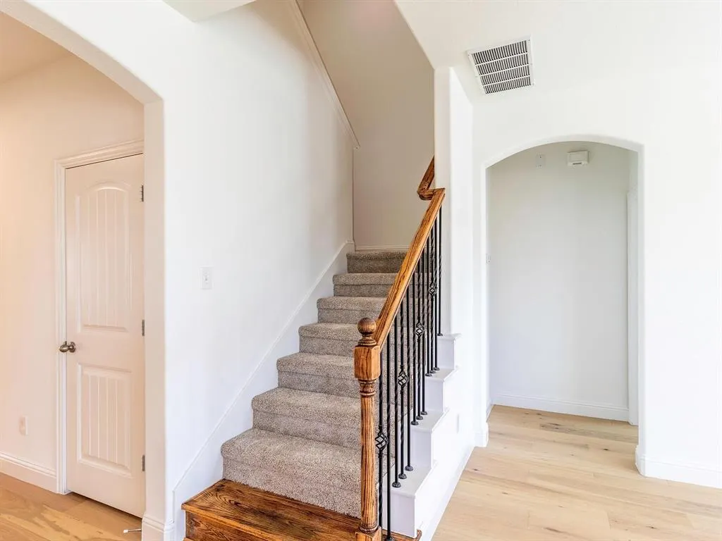 1700 Meadow Trail Lane