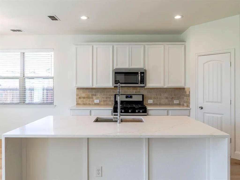 1700 Meadow Trail Lane