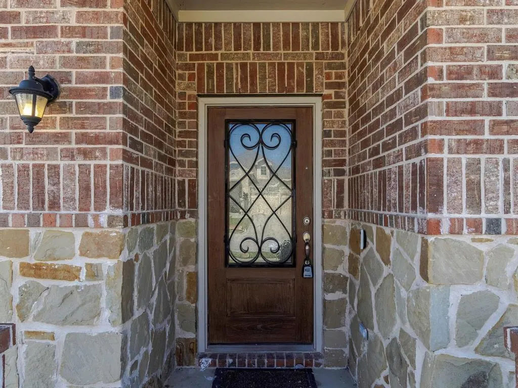 1700 Meadow Trail Lane