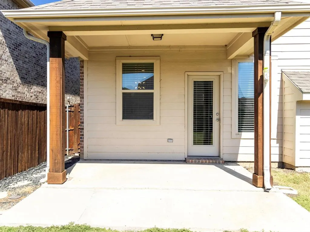 1700 Meadow Trail Lane