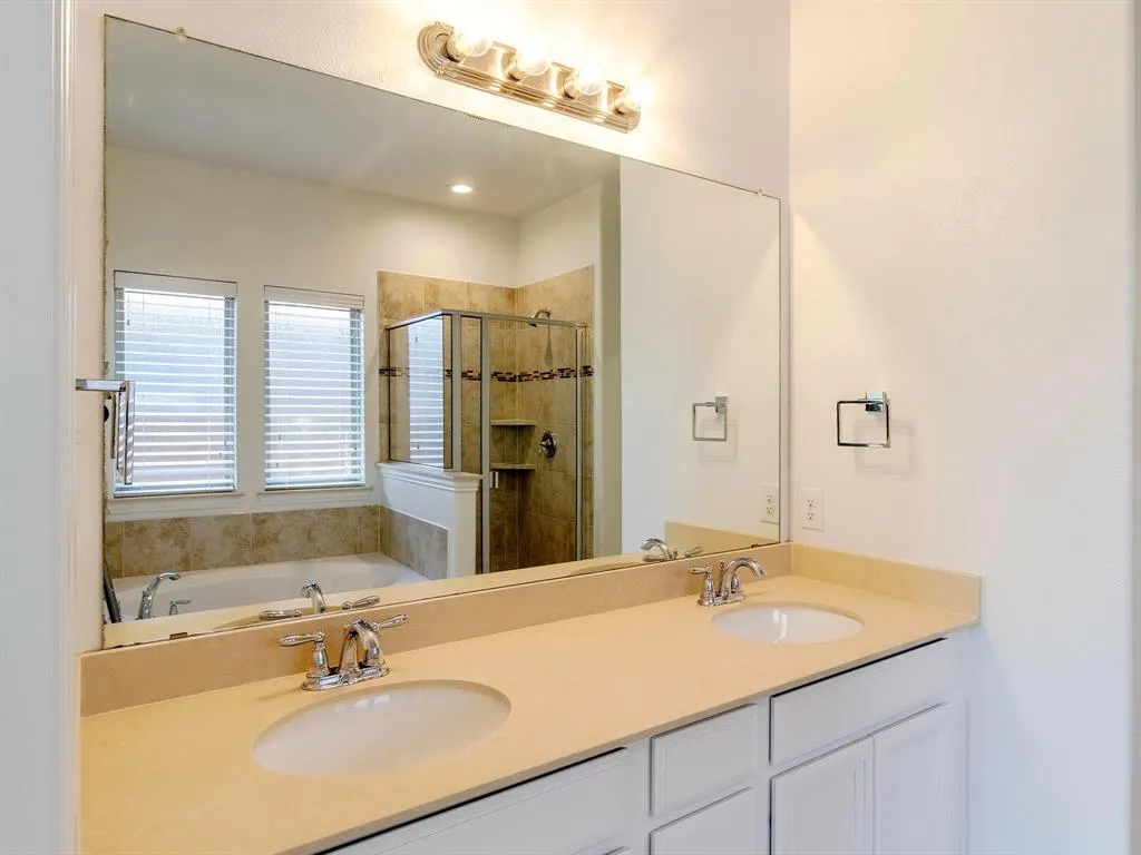 1700 Meadow Trail Lane