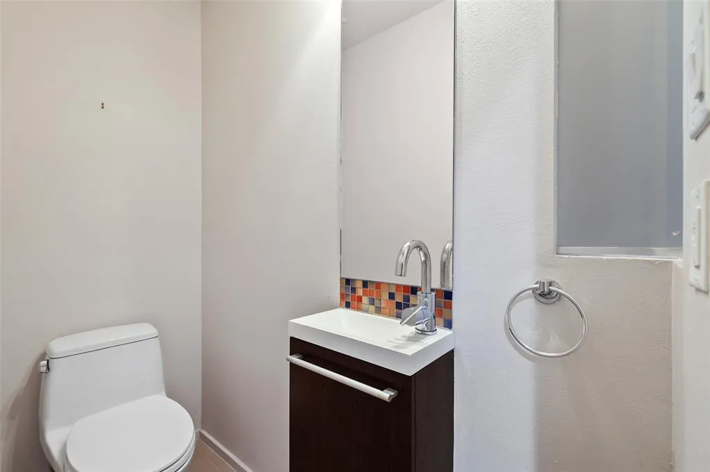 5205 Capitol Avenue, #8