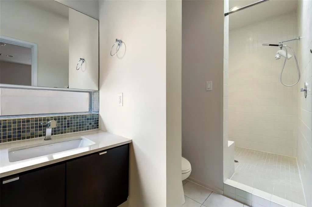 5205 Capitol Avenue, #8