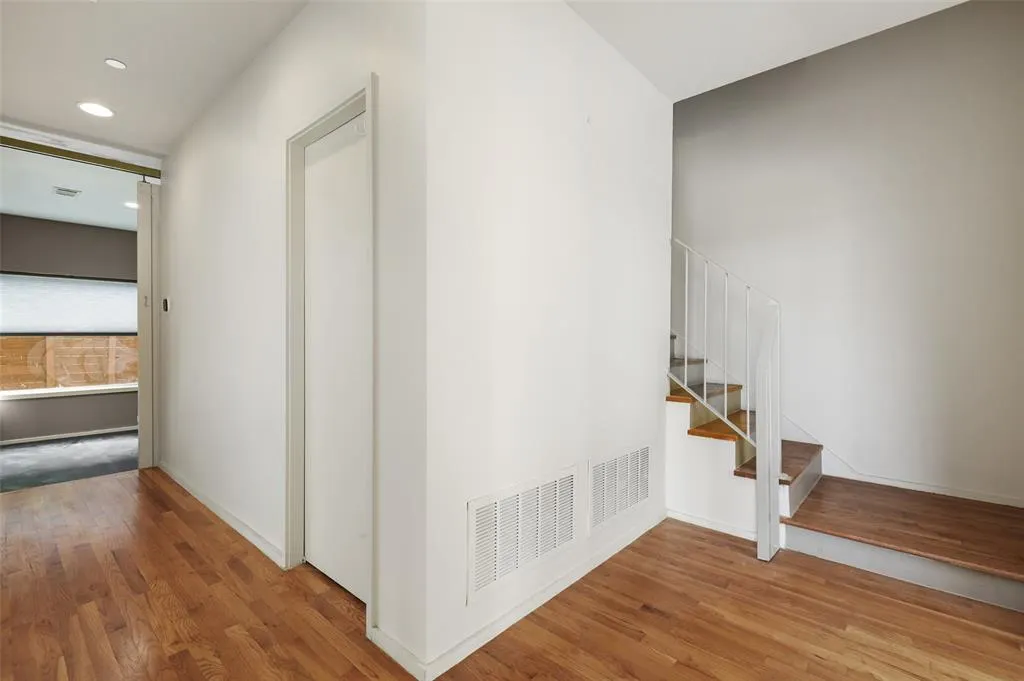 5205 Capitol Avenue, #8