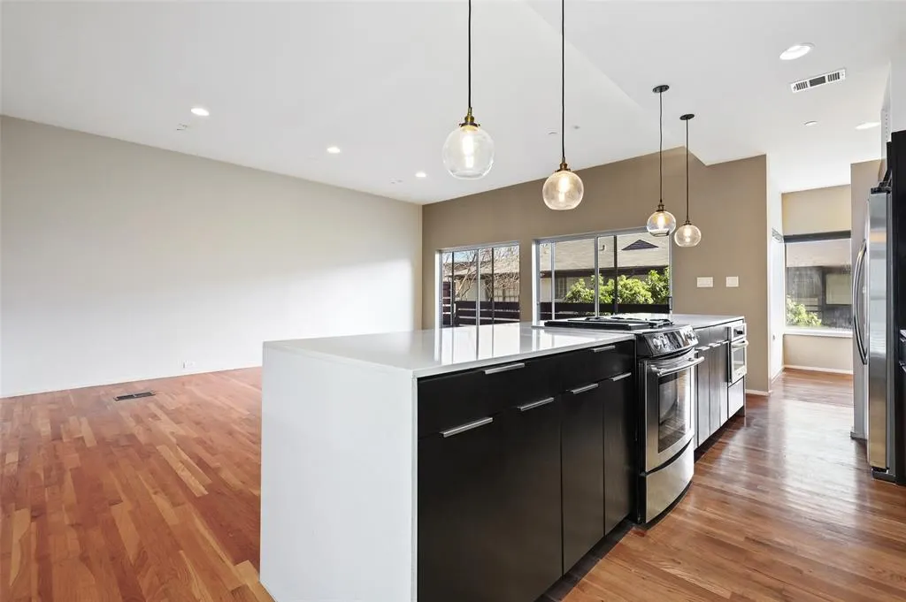 5205 Capitol Avenue, #8