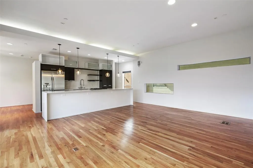 5205 Capitol Avenue, #8