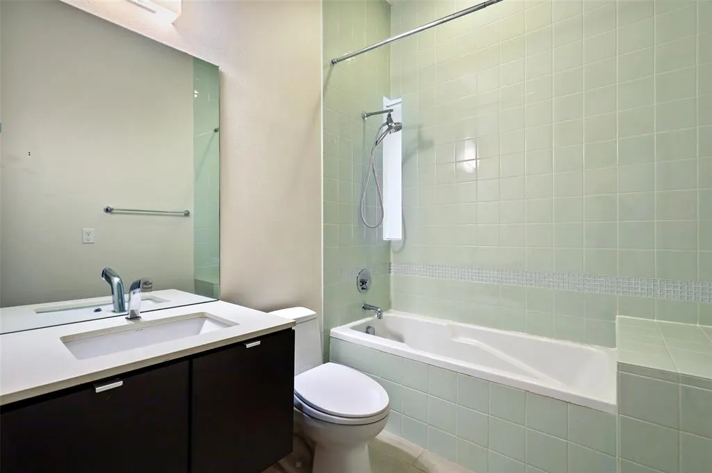 5205 Capitol Avenue, #8