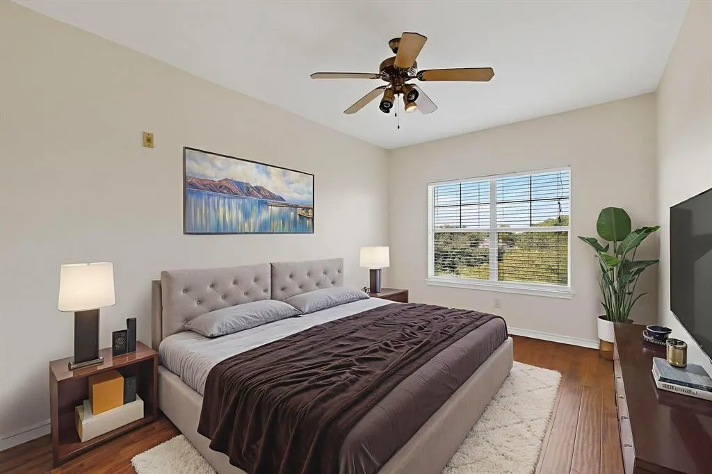 3102 Kings Road, #1307
