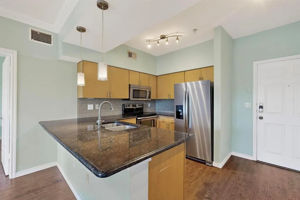 3102 Kings Road, #1307