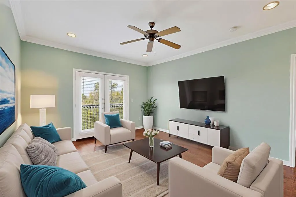 3102 Kings Road, #1307