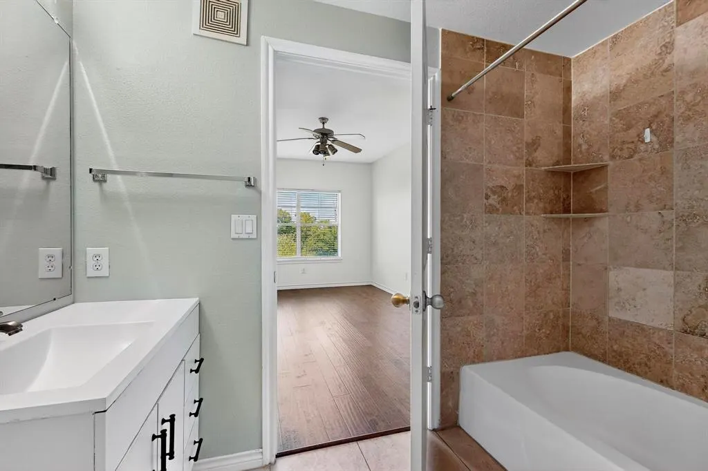 3102 Kings Road, #1307