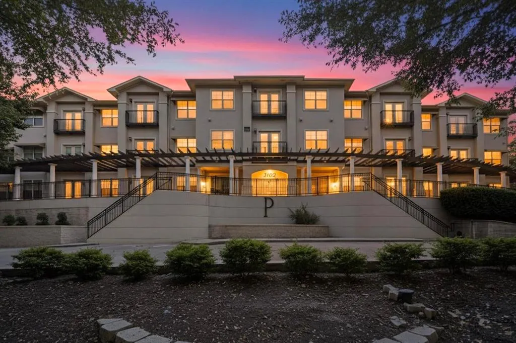 3102 Kings Road, #1307