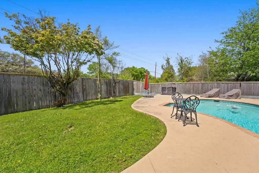 3701 Knob Hill Drive