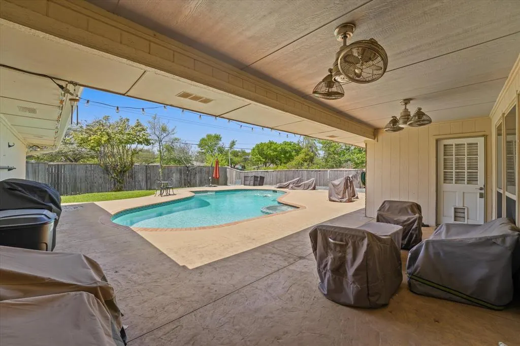 3701 Knob Hill Drive