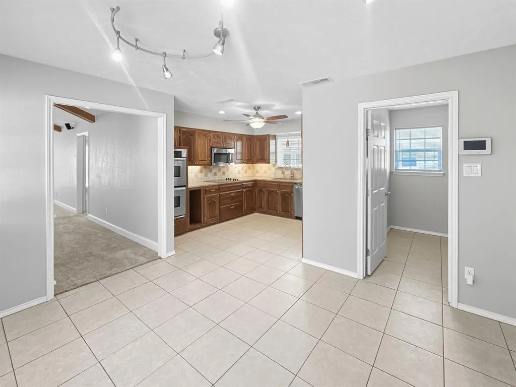 3701 Knob Hill Drive
