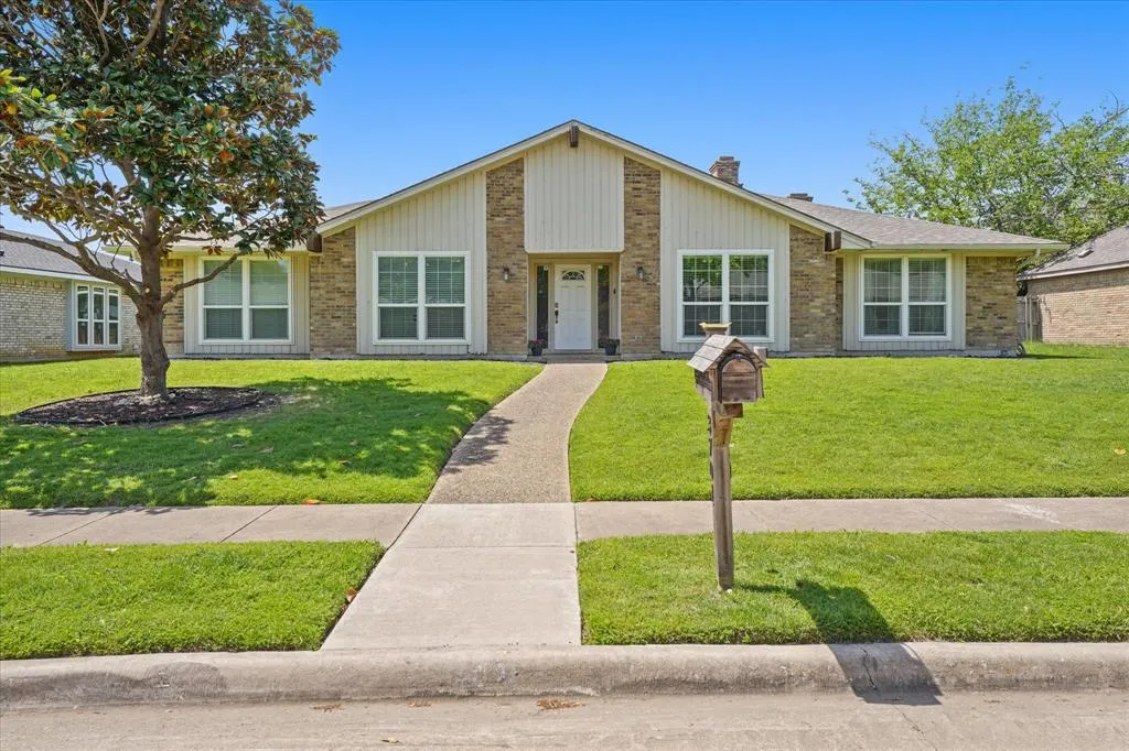 3701 Knob Hill Drive