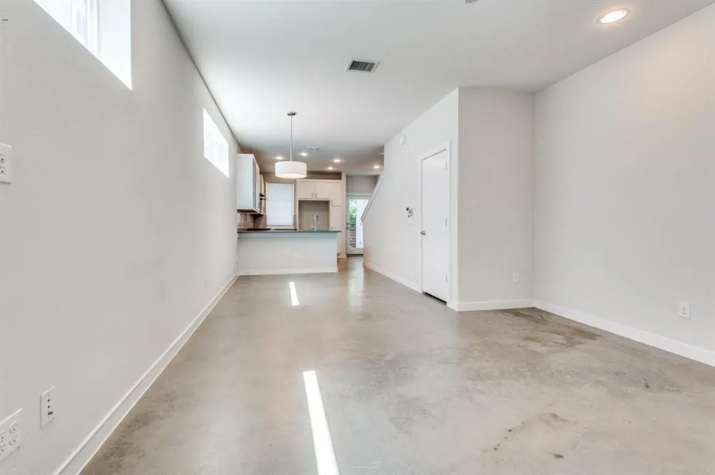 1155 Crownview Lane