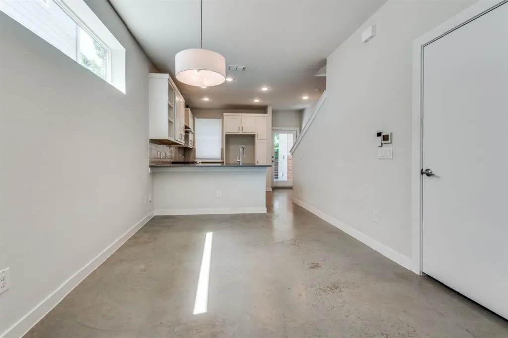 1155 Crownview Lane