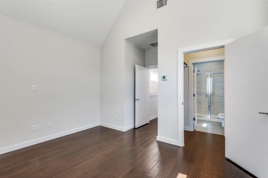 1155 Crownview Lane