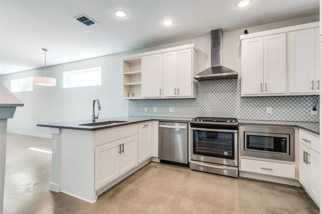 1155 Crownview Lane