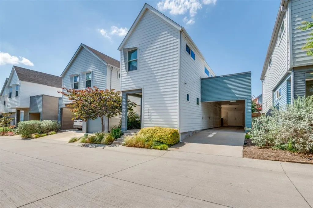 1155 Crownview Lane