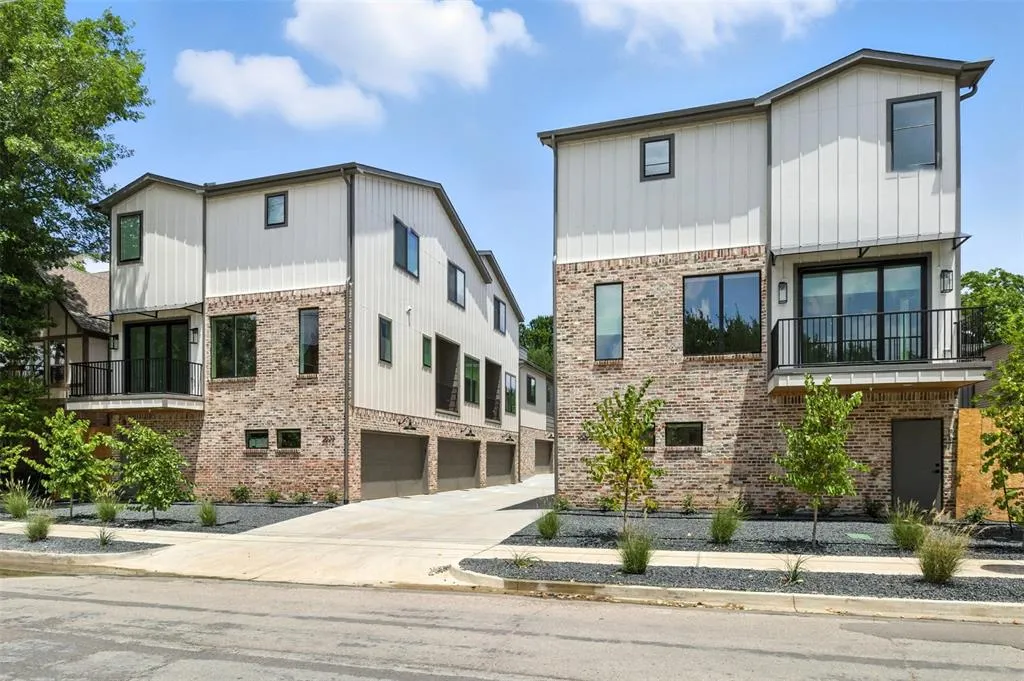 5837 Oram Street, #4