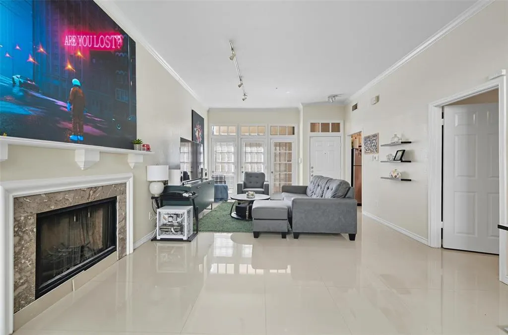 4232 McKinney Avenue, #108