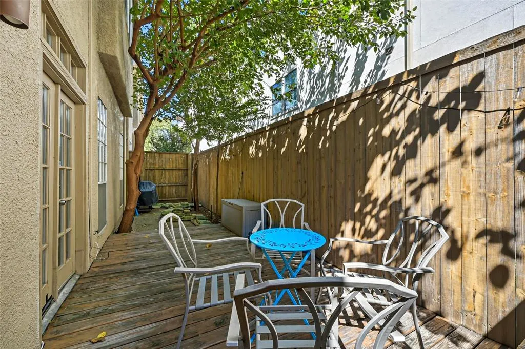 4232 McKinney Avenue, #108