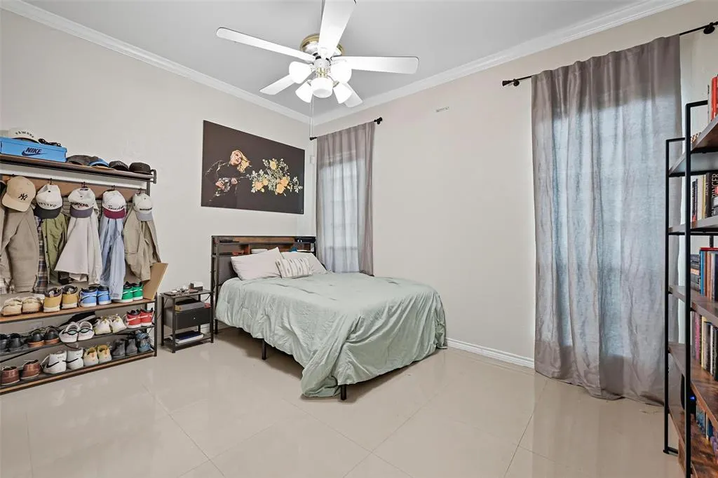 4232 McKinney Avenue, #108