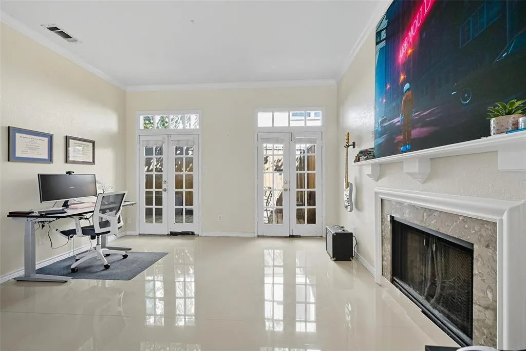 4232 McKinney Avenue, #108