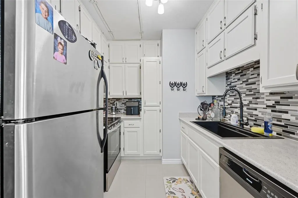 4232 McKinney Avenue, #108