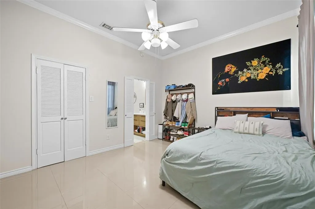 4232 McKinney Avenue, #108