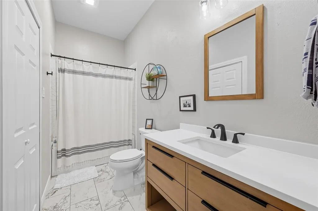 4232 McKinney Avenue, #108