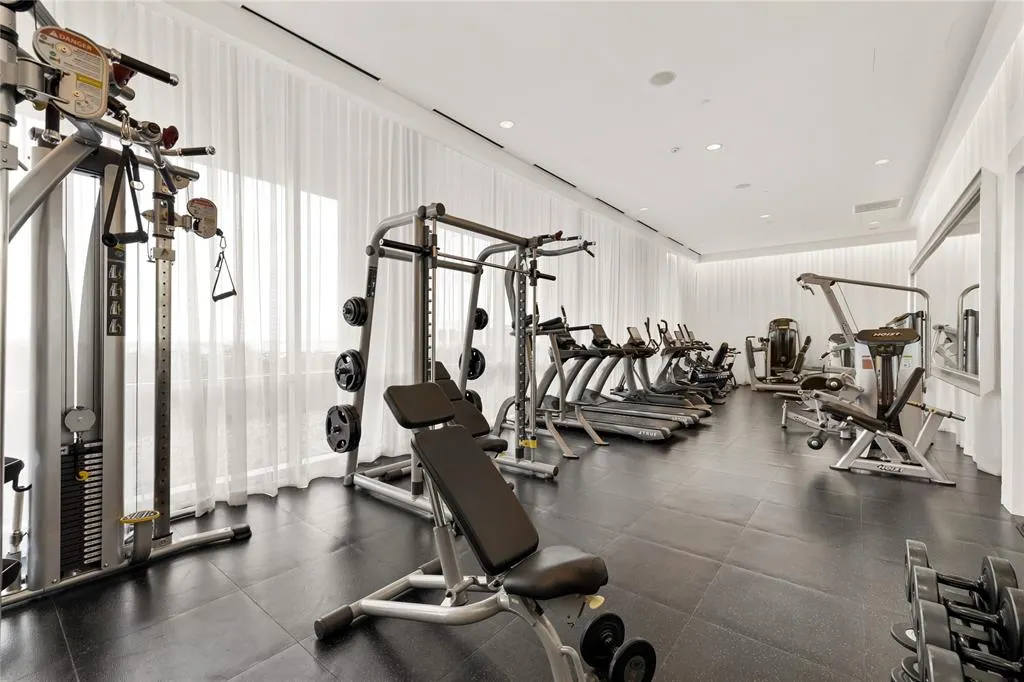 2200 Victory Avenue, #2504