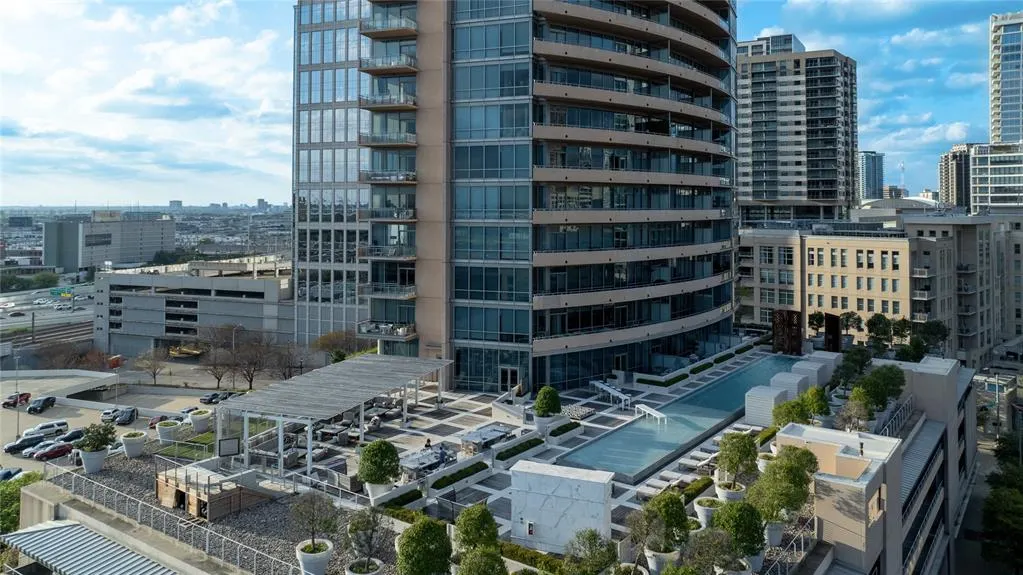 2200 Victory Avenue, #2504