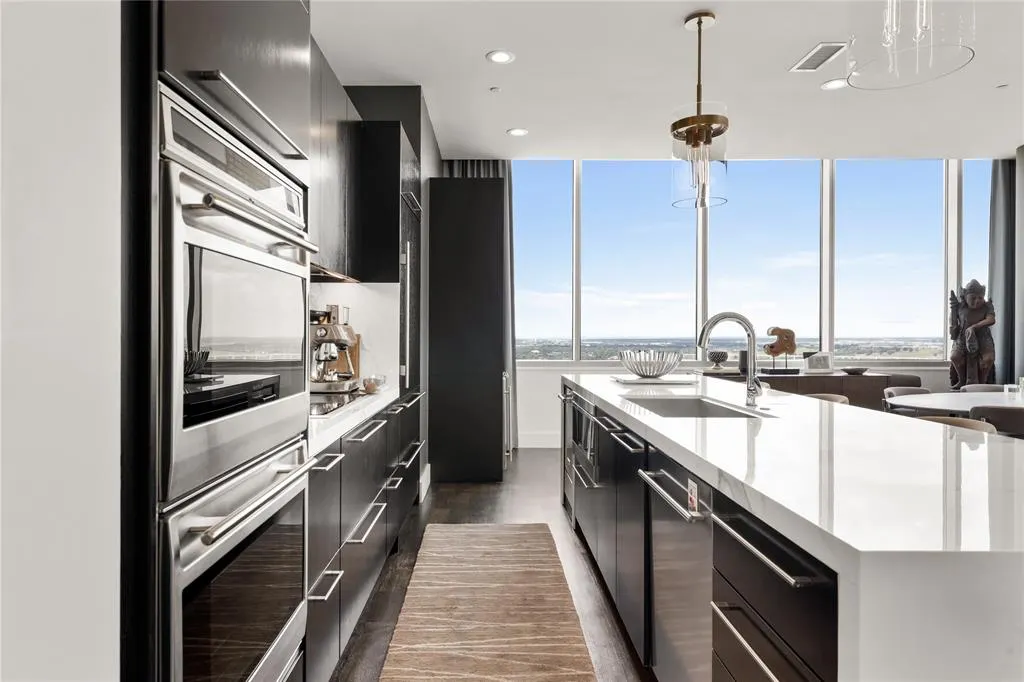 2200 Victory Avenue, #2504