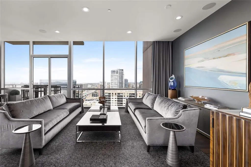 2200 Victory Avenue, #2504