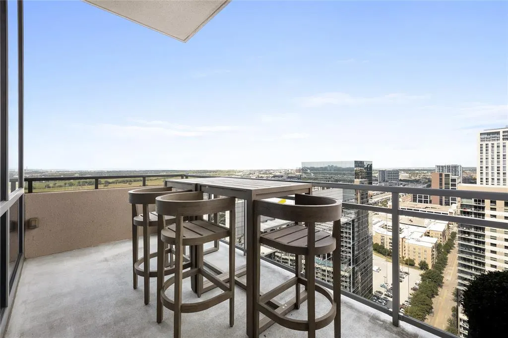 2200 Victory Avenue, #2504